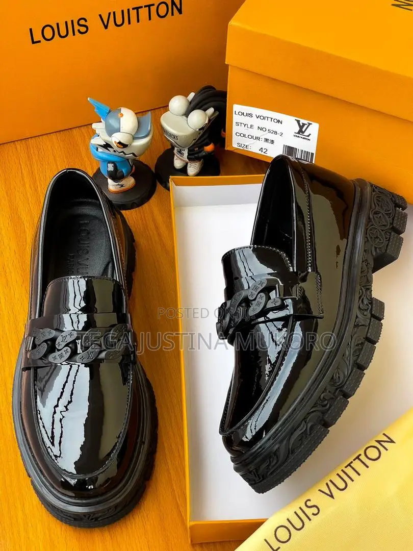 Louis Vuitton Flat Shoes