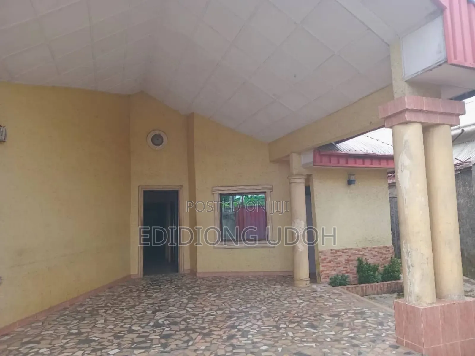 4bdrm Bungalow in Ekpri Nsukara Off for sale