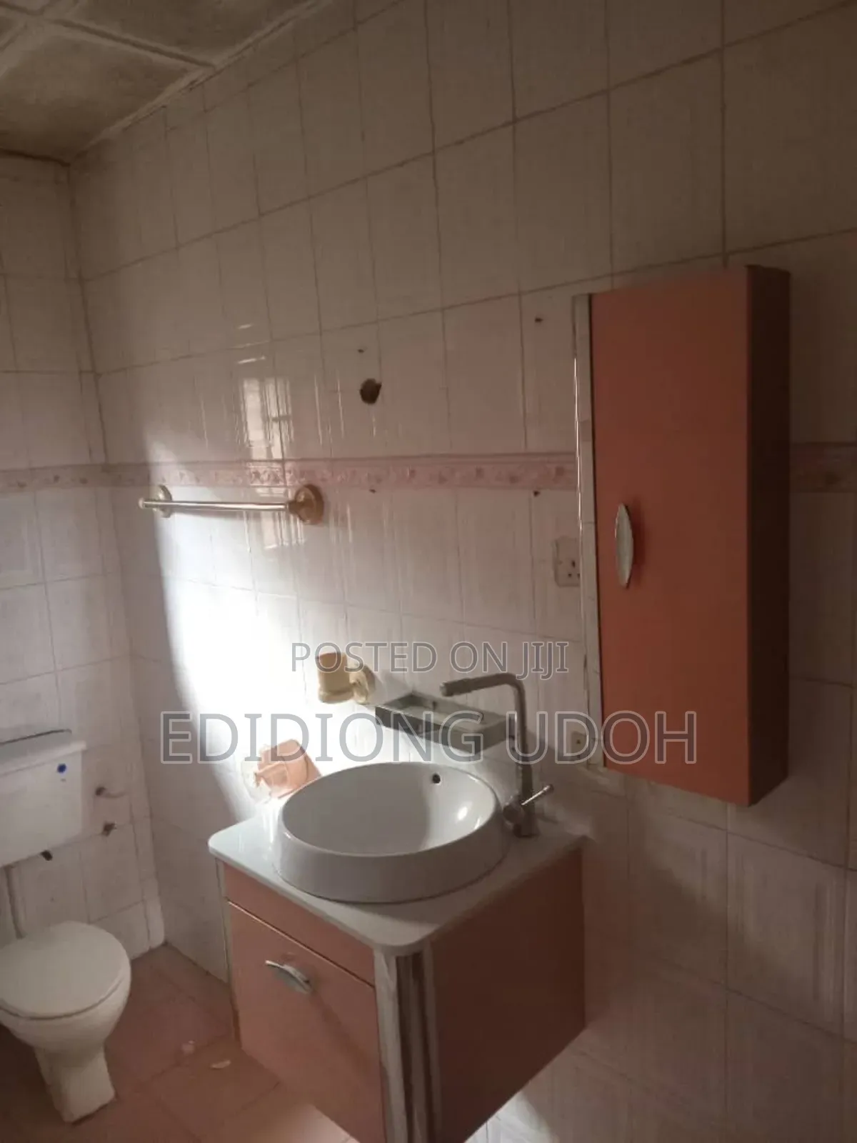 4bdrm Bungalow in Ekpri Nsukara Off for sale