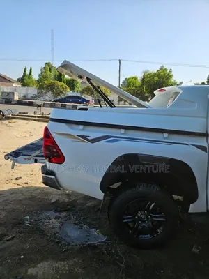 Toyota Hilux Both Cover Carry Boy Shock Lifting