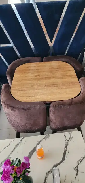 4 Seater Enclosed Dinning