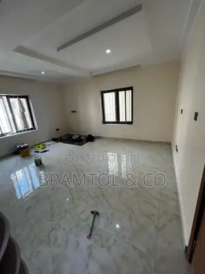 4bdrm Townhouse / Terrace in Asba And Dantata, Life Camp for rent