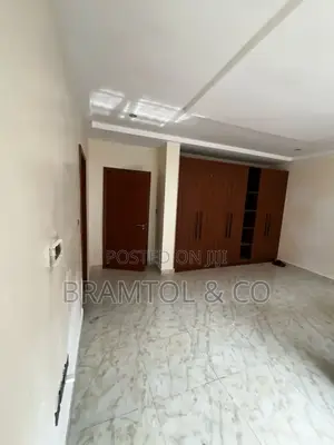 4bdrm Townhouse / Terrace in Asba And Dantata, Life Camp for rent