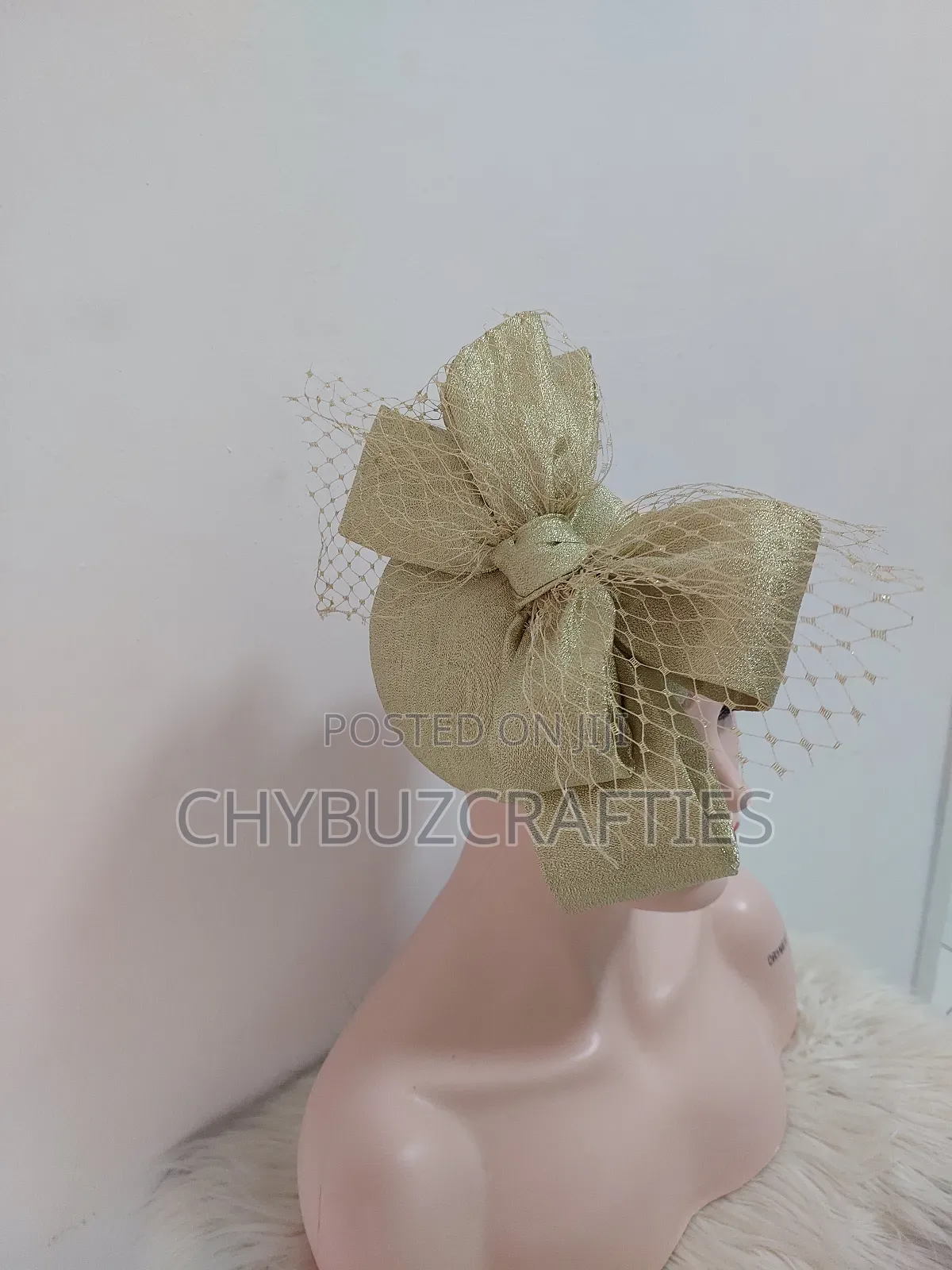 Gold Bow Facinator