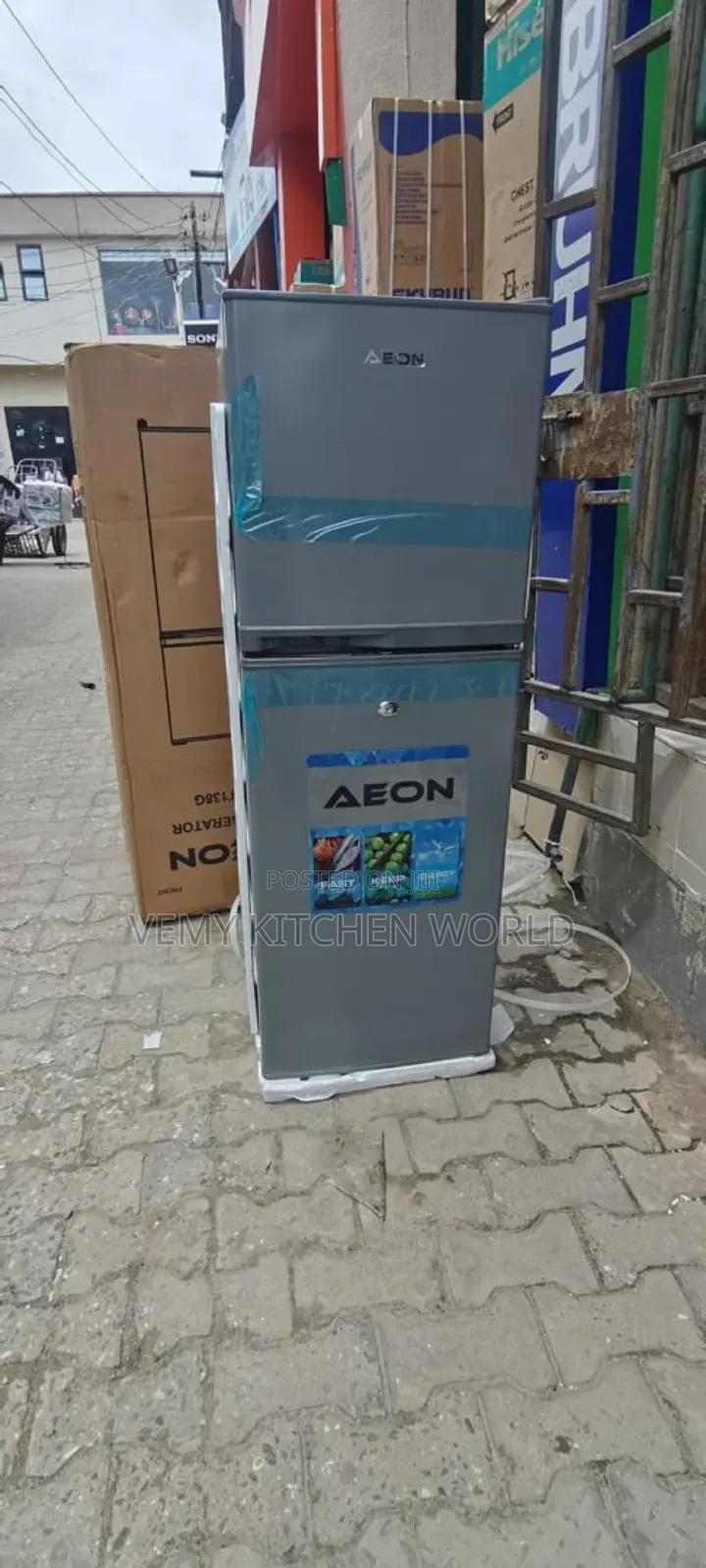 Refrigerator Up Freezer With Down Fridge.