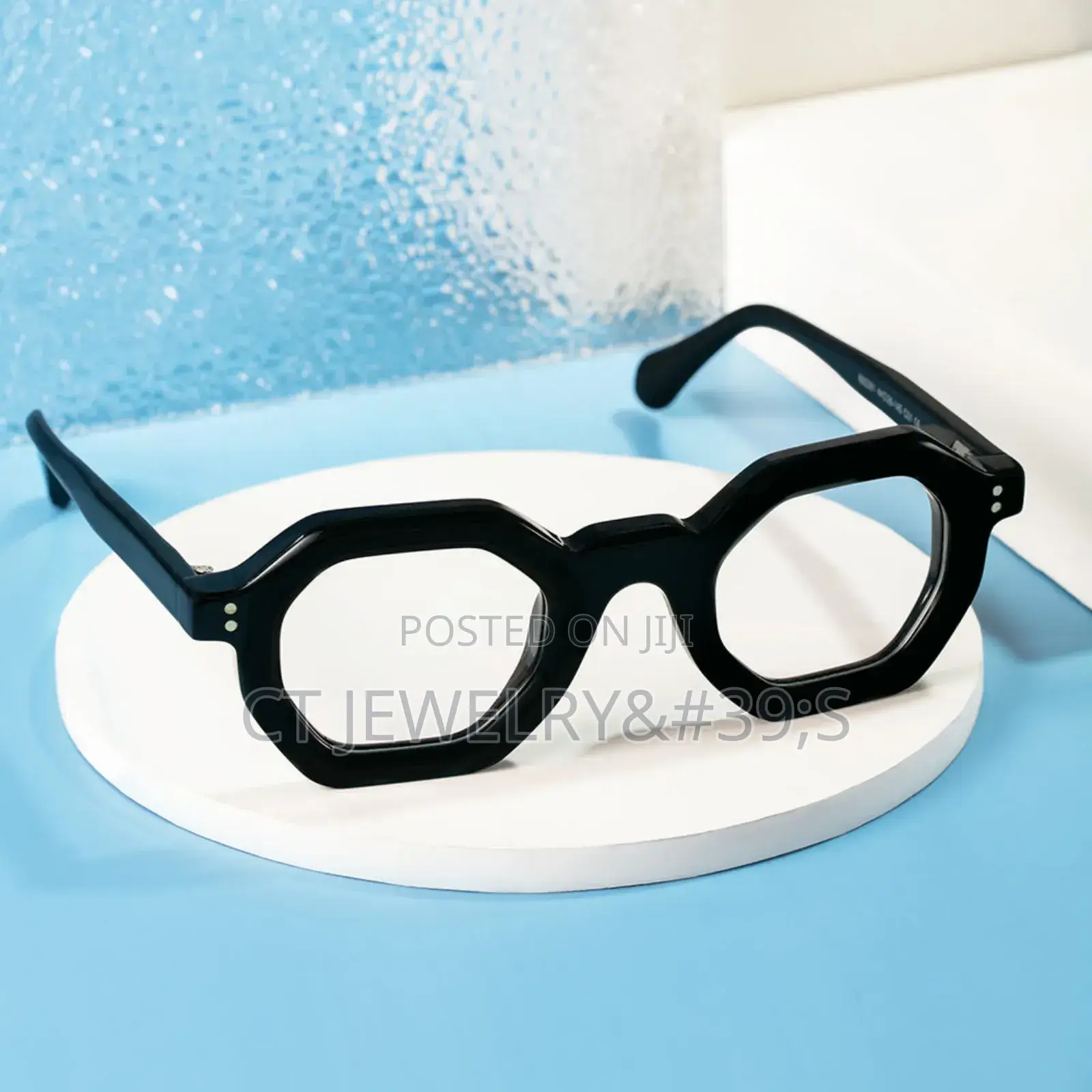 Professional Chic, Everyday (Thick Frame)