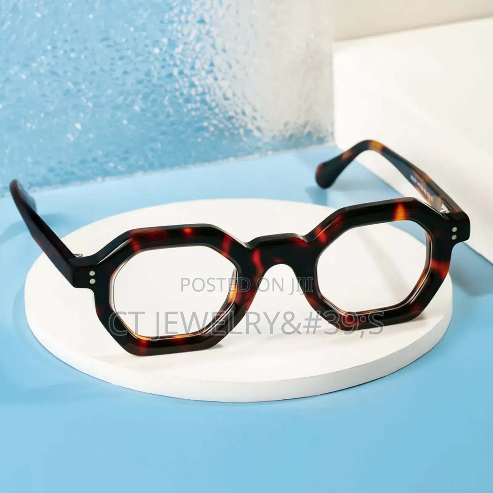Professional Chic, Everyday (Thick Frame)