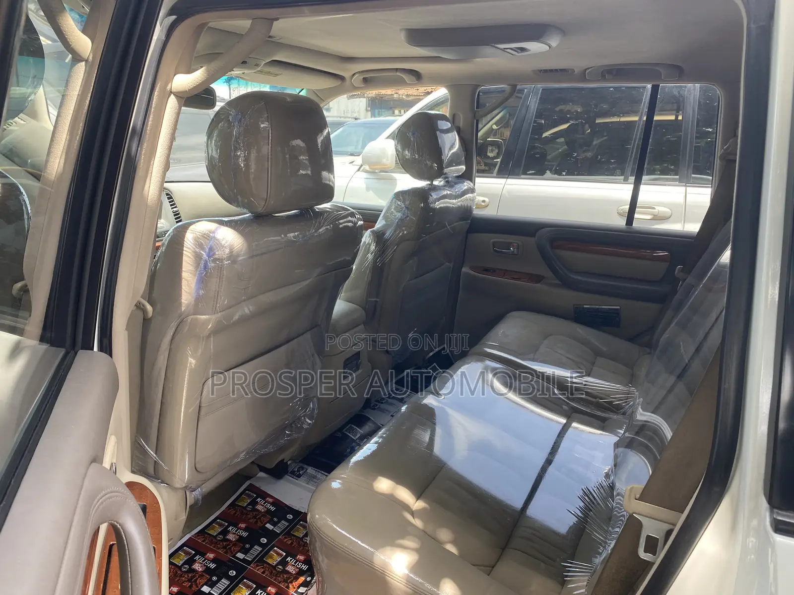 Lexus LX 470 AWD 2005 White
