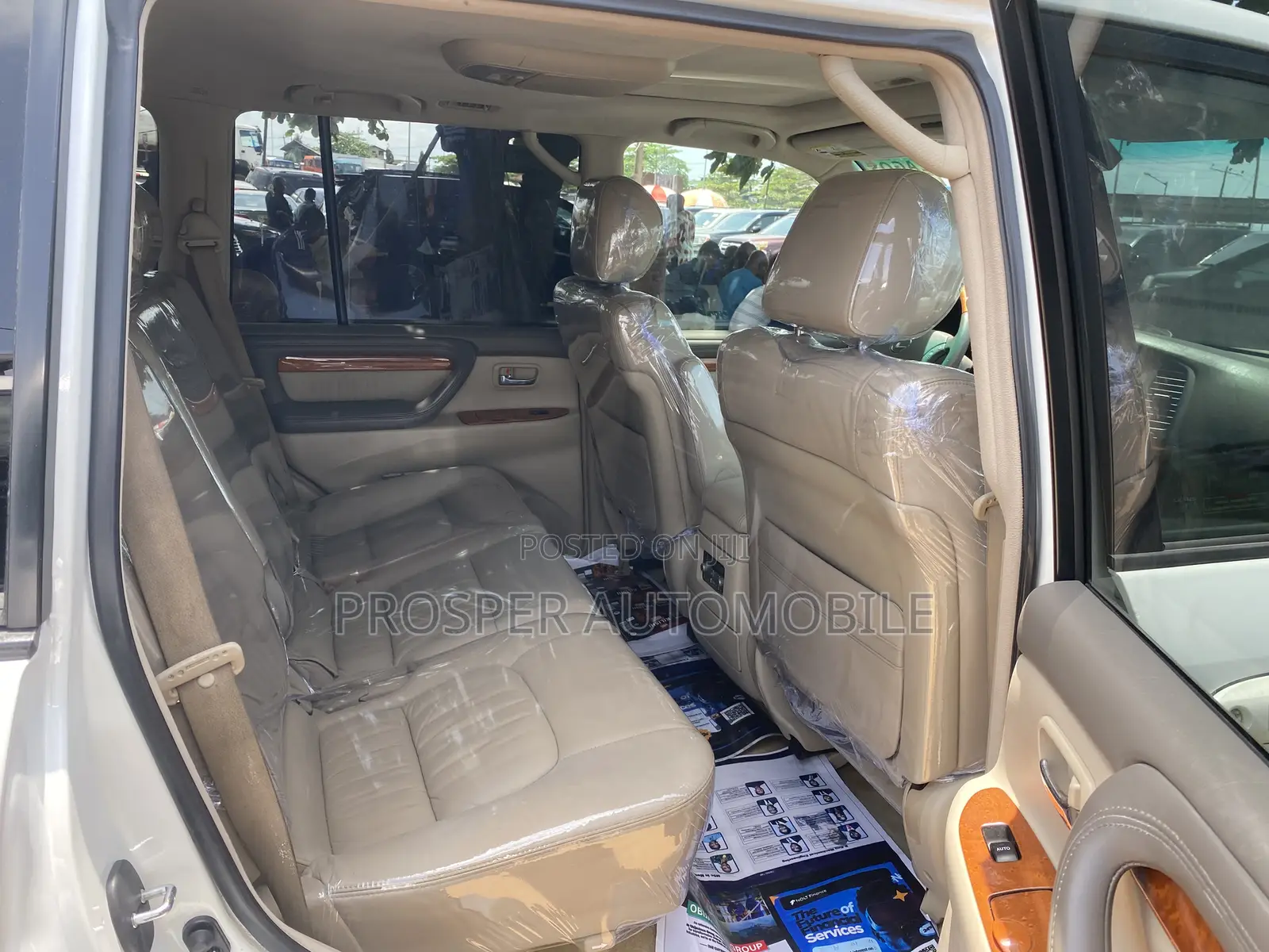Lexus LX 470 AWD 2005 White