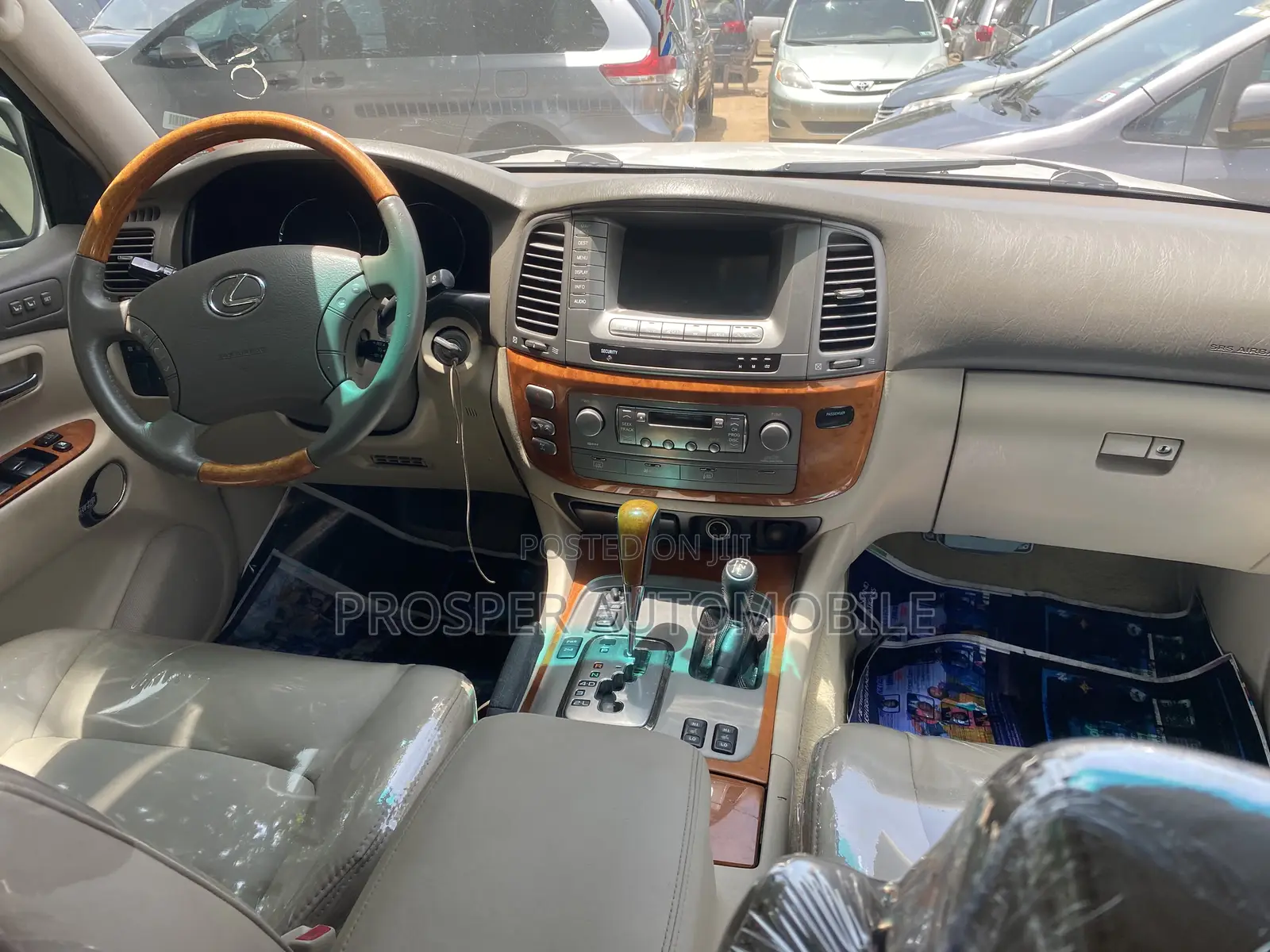 Lexus LX 470 AWD 2005 White