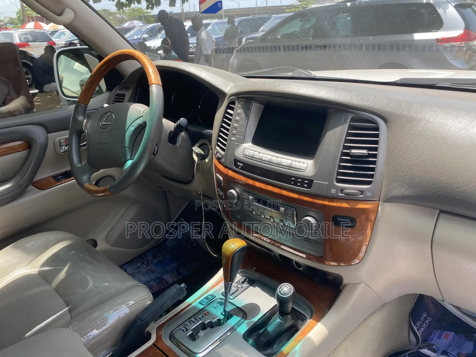 Lexus LX 470 AWD 2005 White