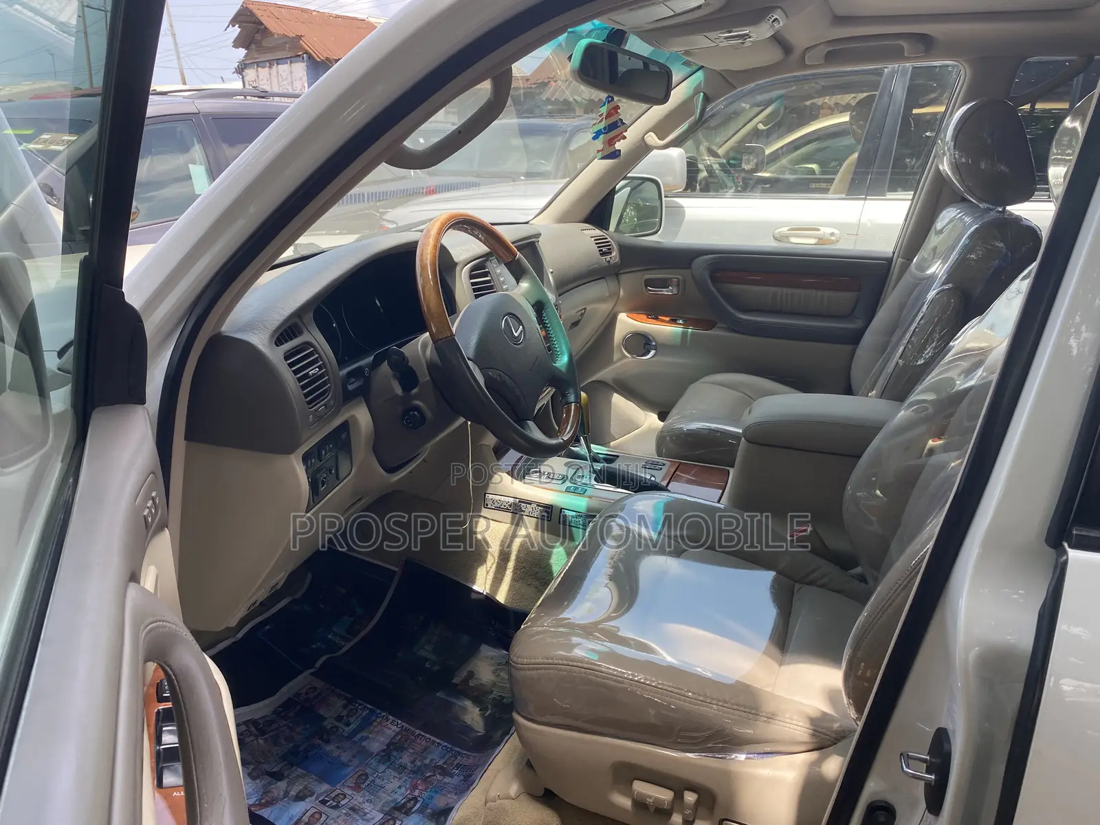 Lexus LX 470 AWD 2005 White