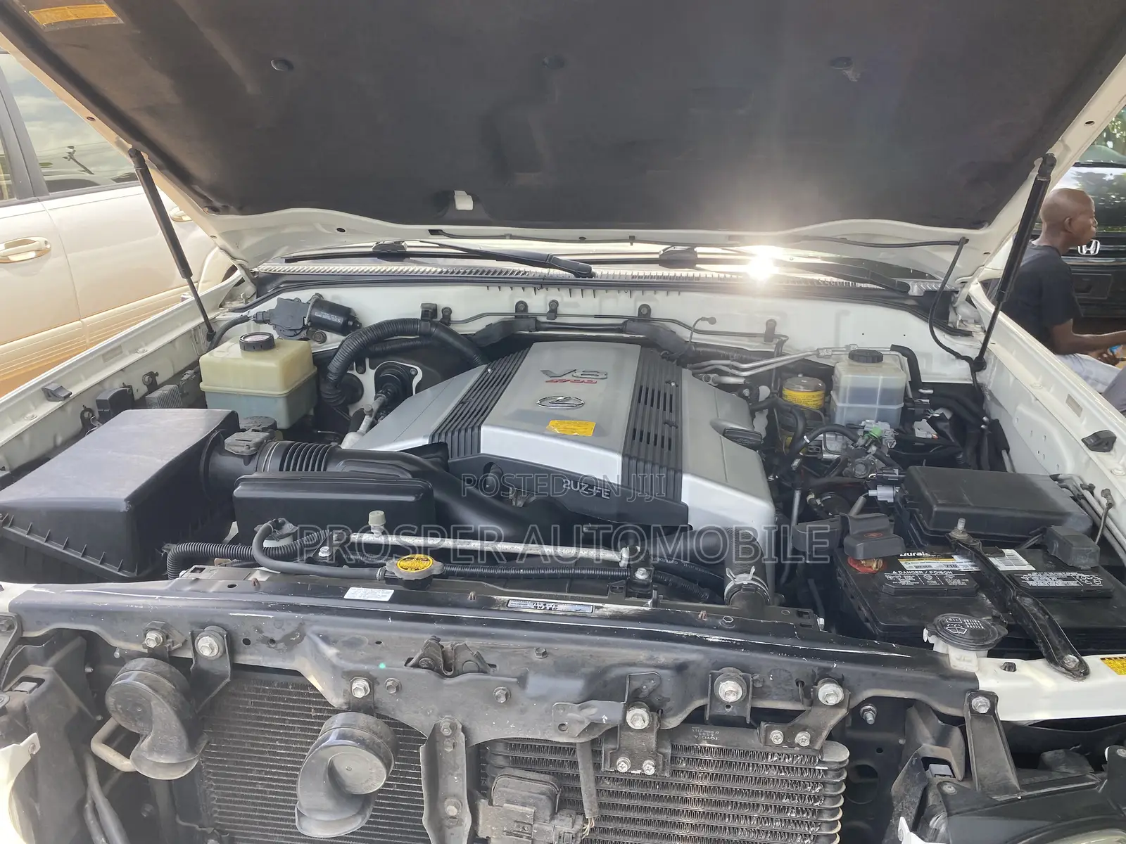 Lexus LX 470 AWD 2005 White