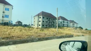 3bdrm Block of Flats in Lugbe District for sale