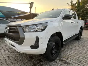New Toyota Hilux 2024 White