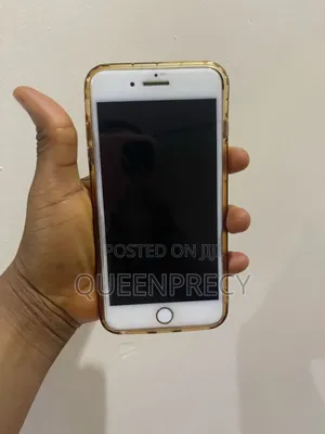Photo - Apple iPhone 8 Plus 64 GB Gold