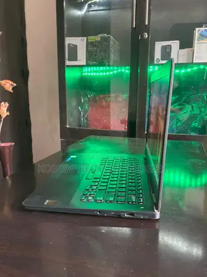 Laptop Dell Latitude E7470 8GB Intel Core I7 SSD 256GB