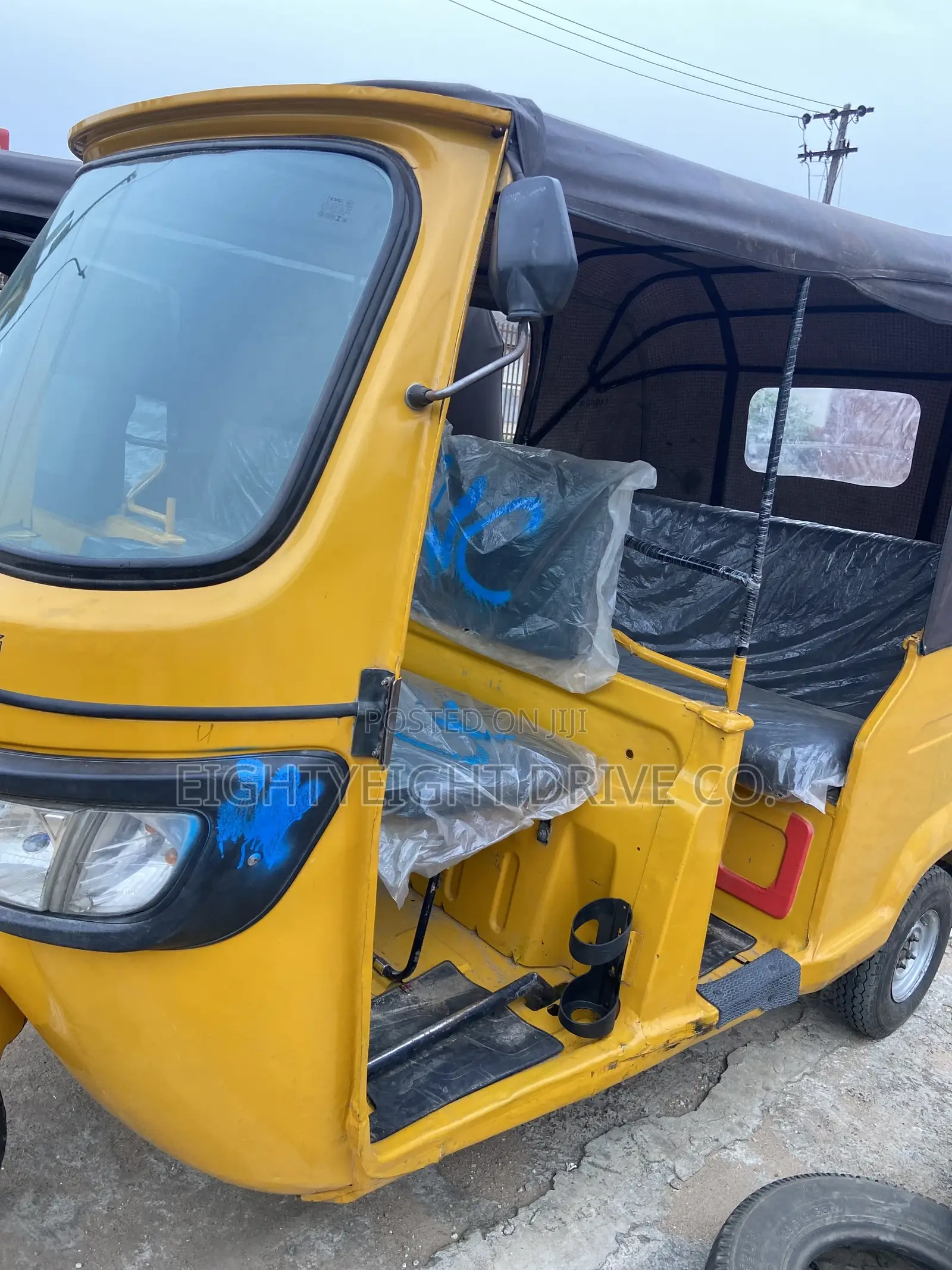 TVS King Cargo 2023 Yellow