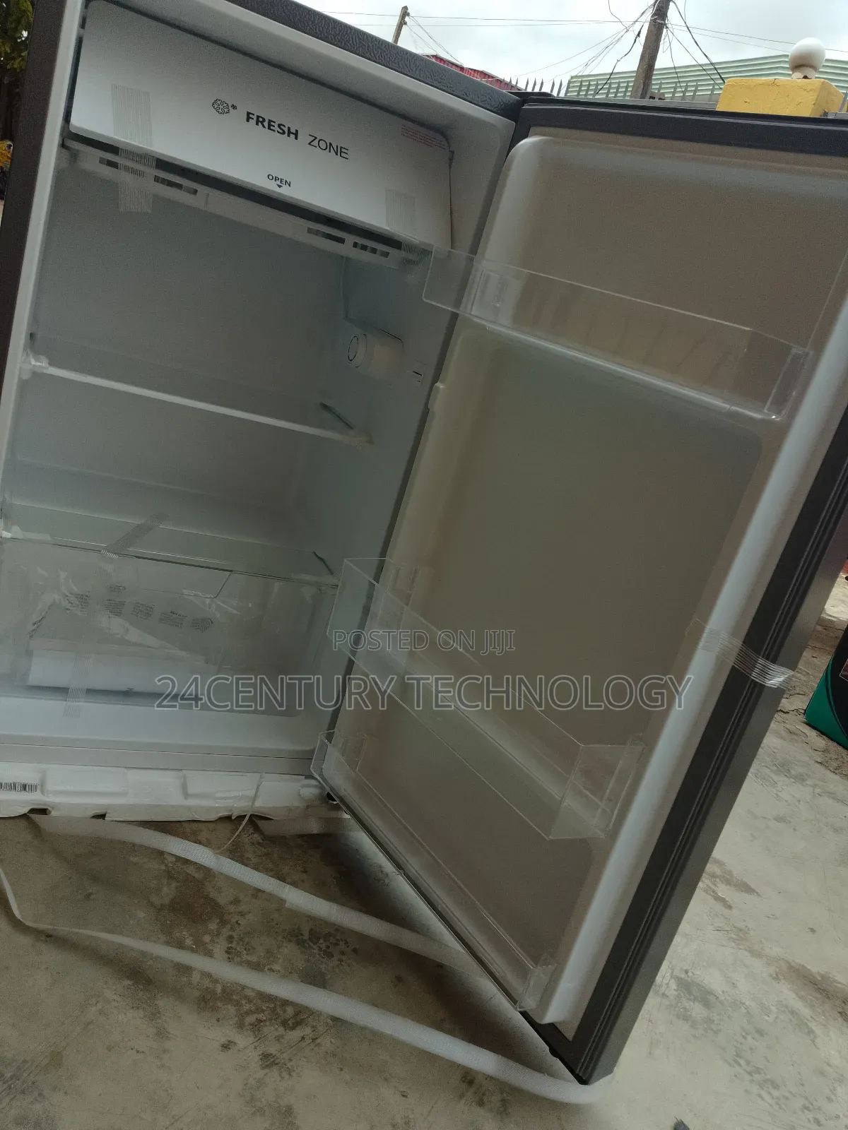 Space-Saving Efficient:Hisense Refrigerator Ref093dr 90l