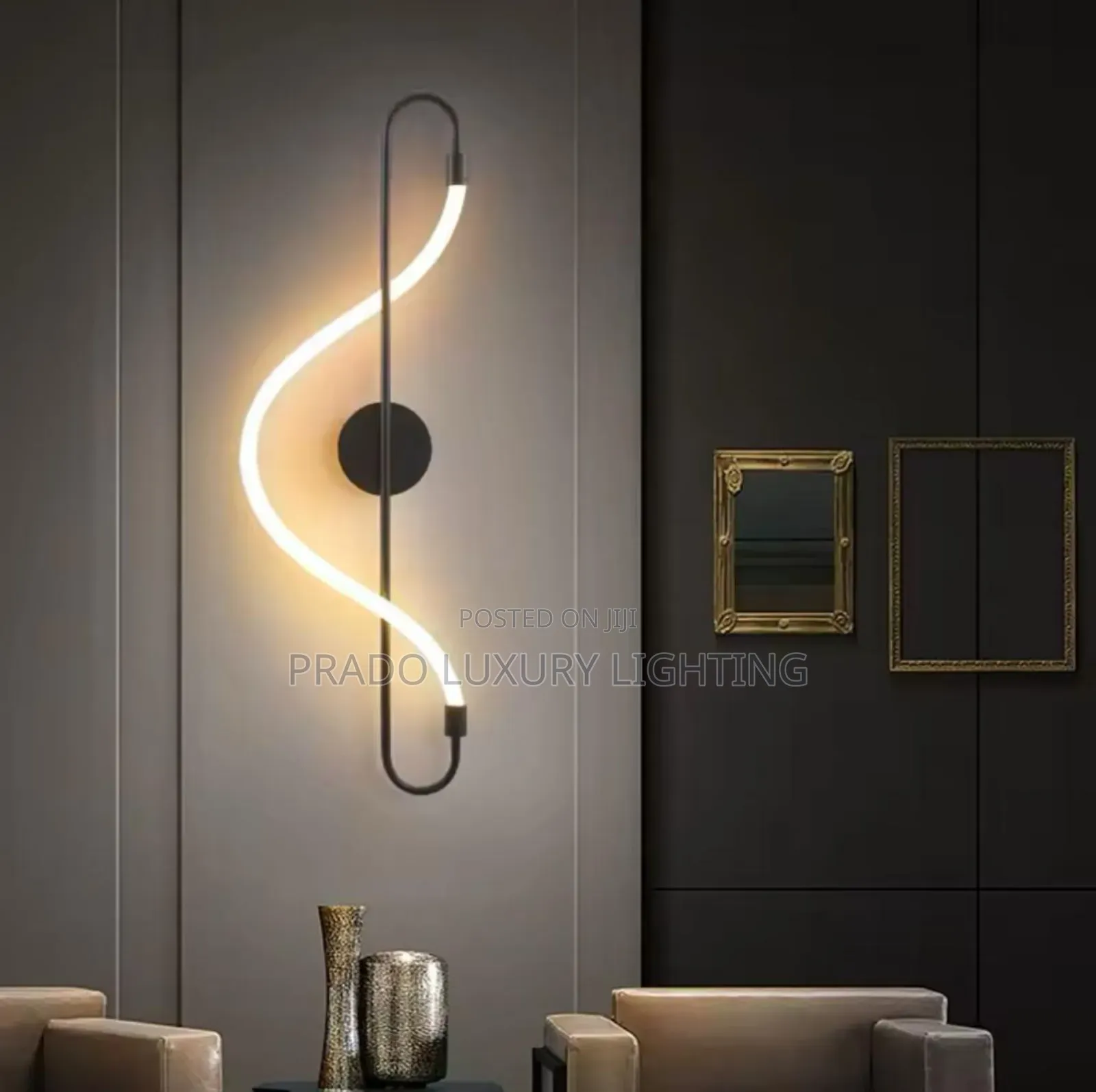 Black and Gold Wall Bracket