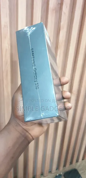 New Samsung Galaxy S10 128 GB