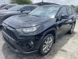 Toyota RAV4 XLE AWD 2020 Black