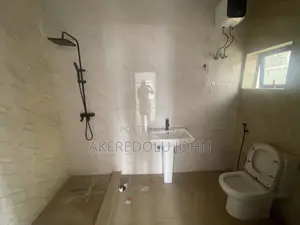 3bdrm Block of Flats in Jahi for rent