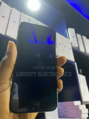 Apple iPhone 7 32 GB Black