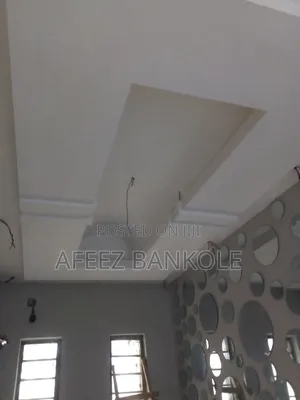 Pop Ceiling and Screeding