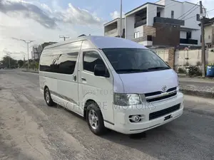 Toyota HiAce 2017 White
