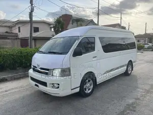 Toyota HiAce 2017 White