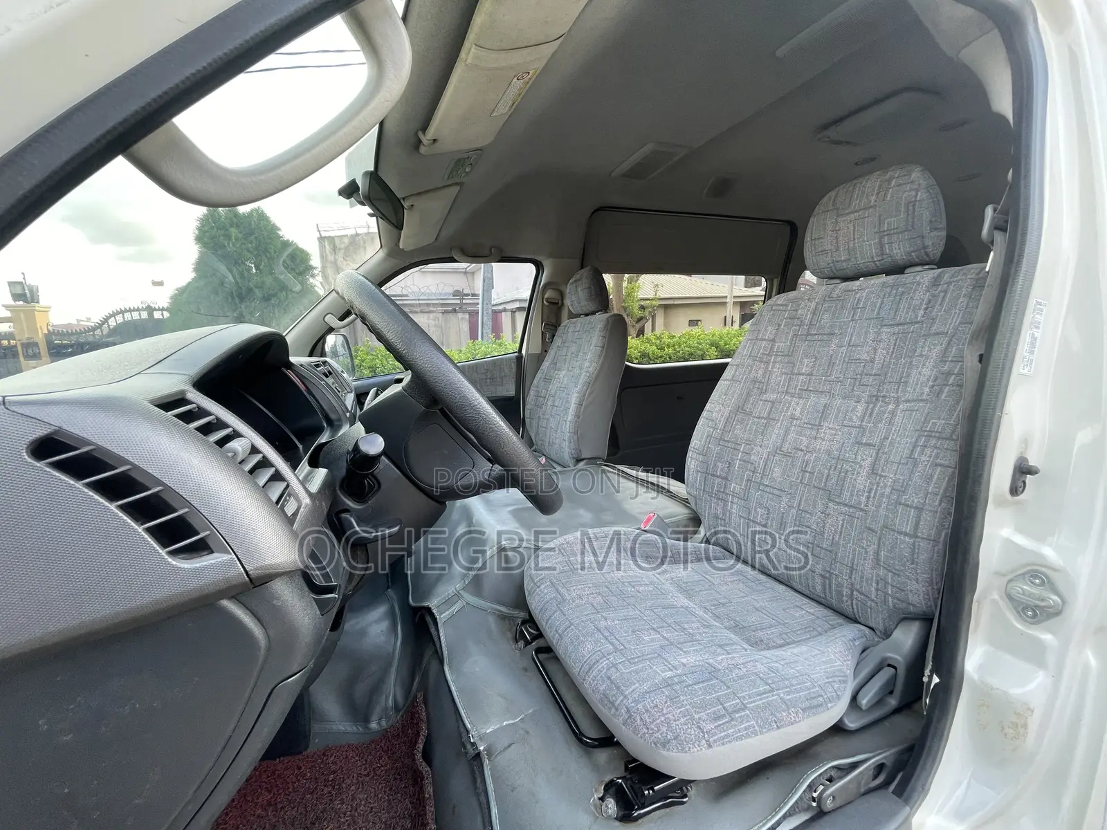 Toyota HiAce 2017 White