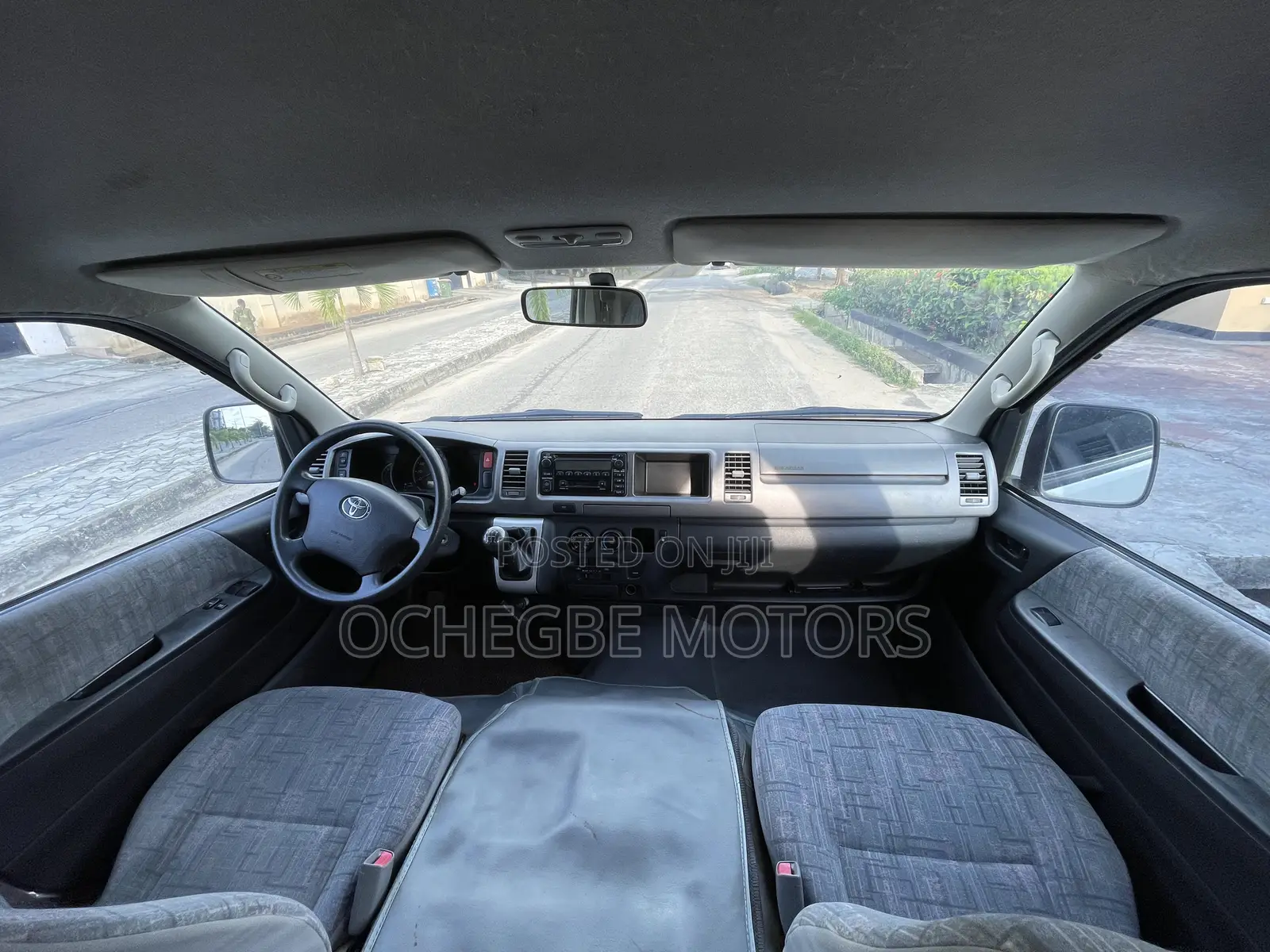Toyota HiAce 2017 White