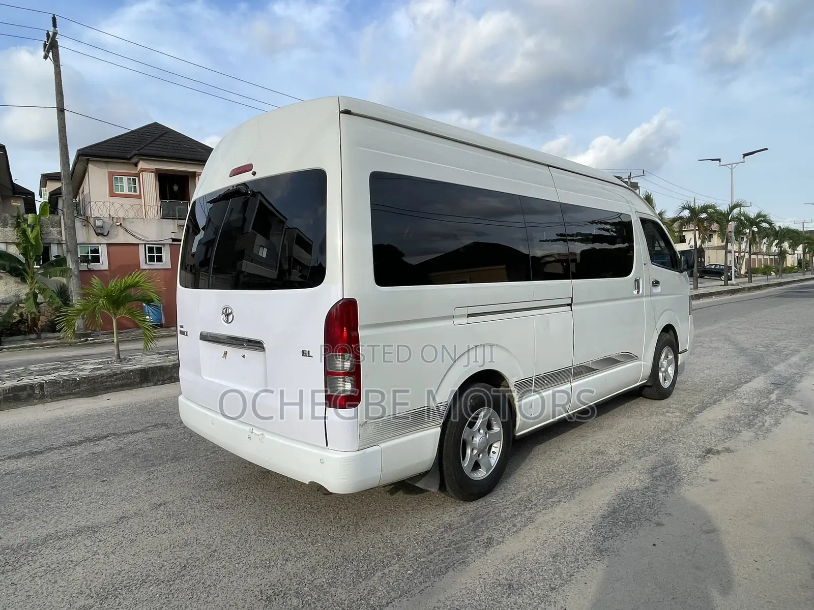 Toyota HiAce 2017 White