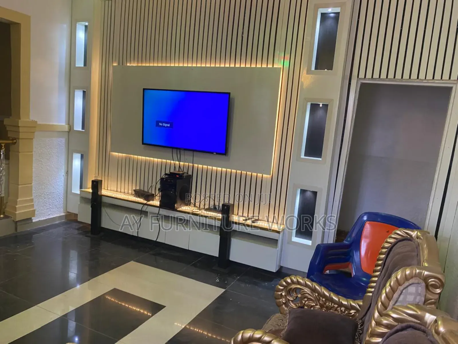 Elegant Television Consule 