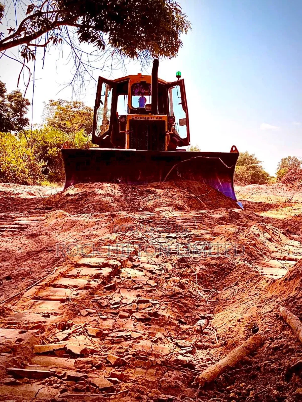 V- Track Dozer D6h For Hire