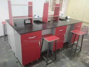 Laboratory (Island Table)