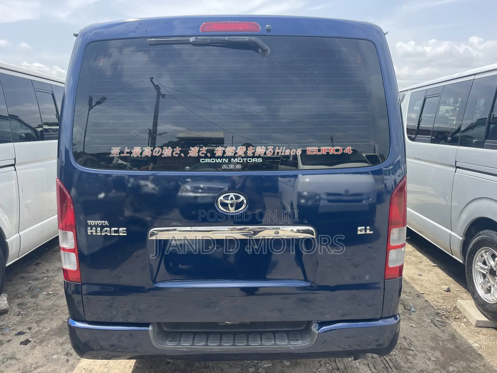 Toyota HiAce 2010 Blue