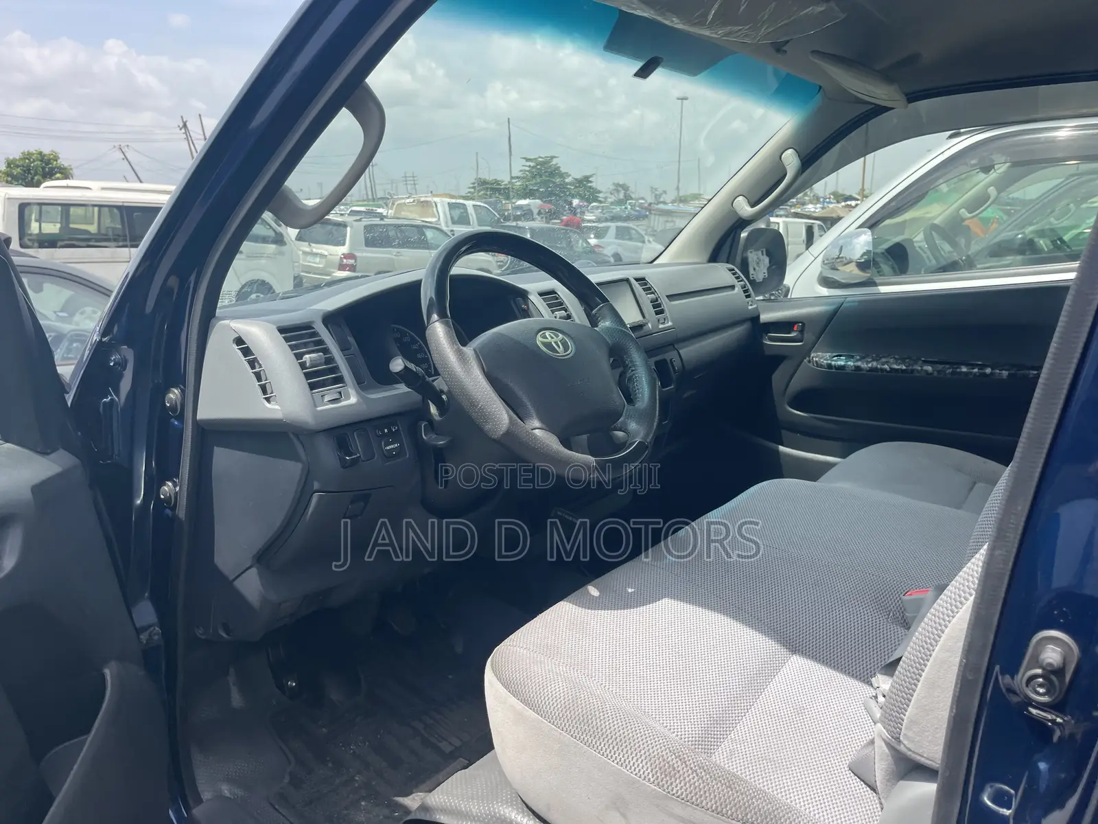 Toyota HiAce 2010 Blue