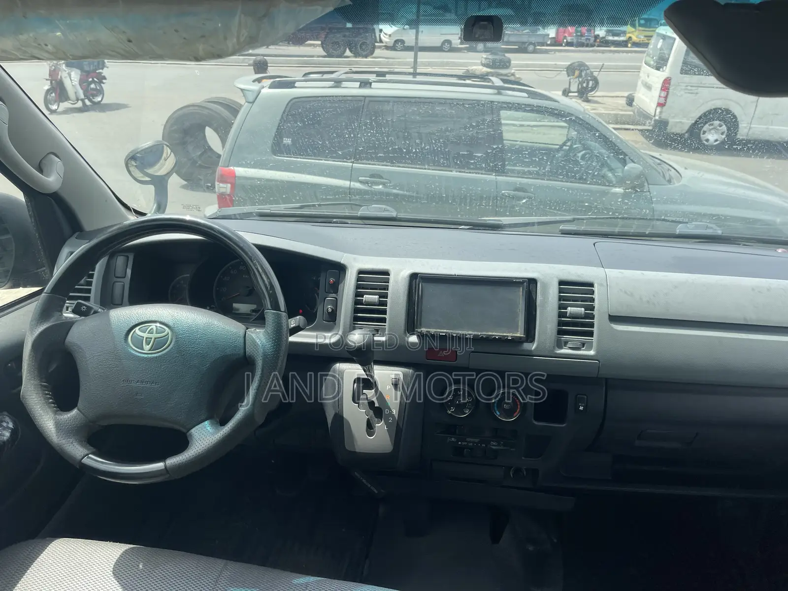 Toyota HiAce 2010 Blue