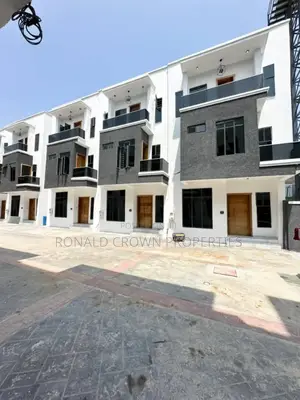 4bdrm Duplex in Chevron for sale