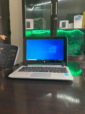 Photo - Laptop HP Pavilion 11 4GB Intel Pentium HDD 500GB