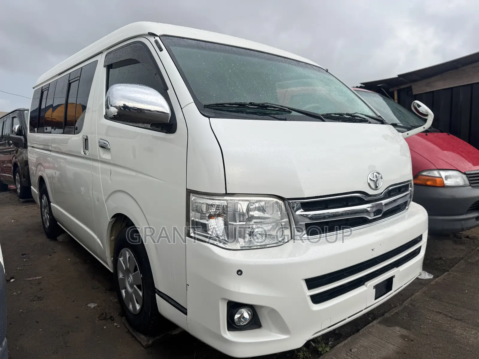 Toyota HiAce 2015 White