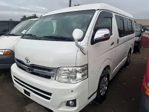 Toyota HiAce 2015 White