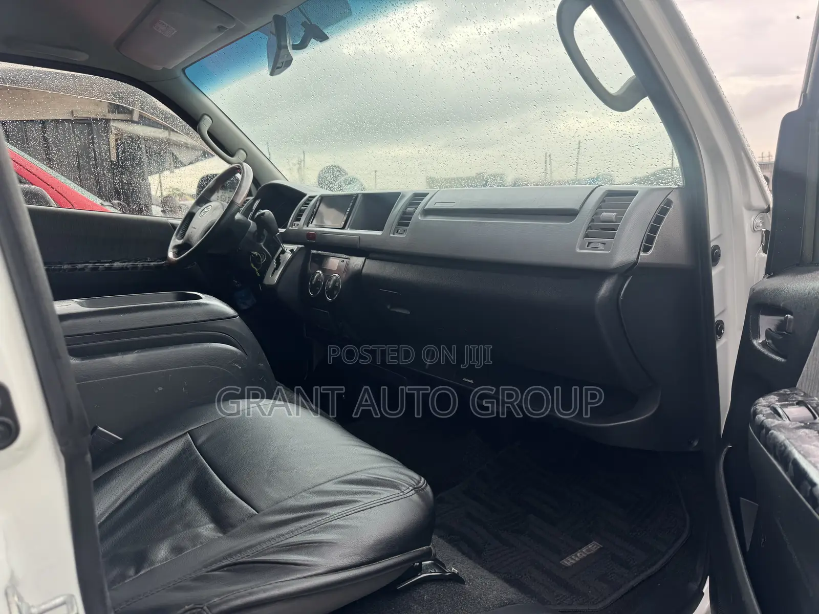 Toyota HiAce 2015 White