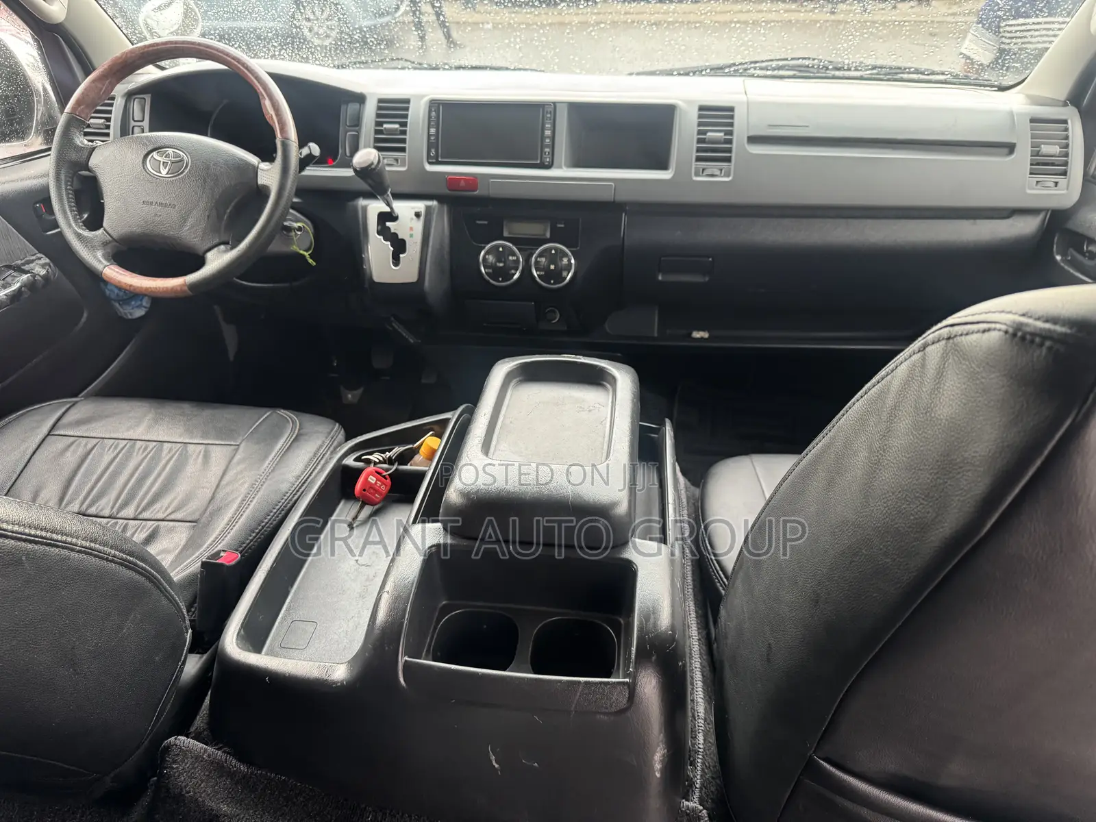 Toyota HiAce 2015 White