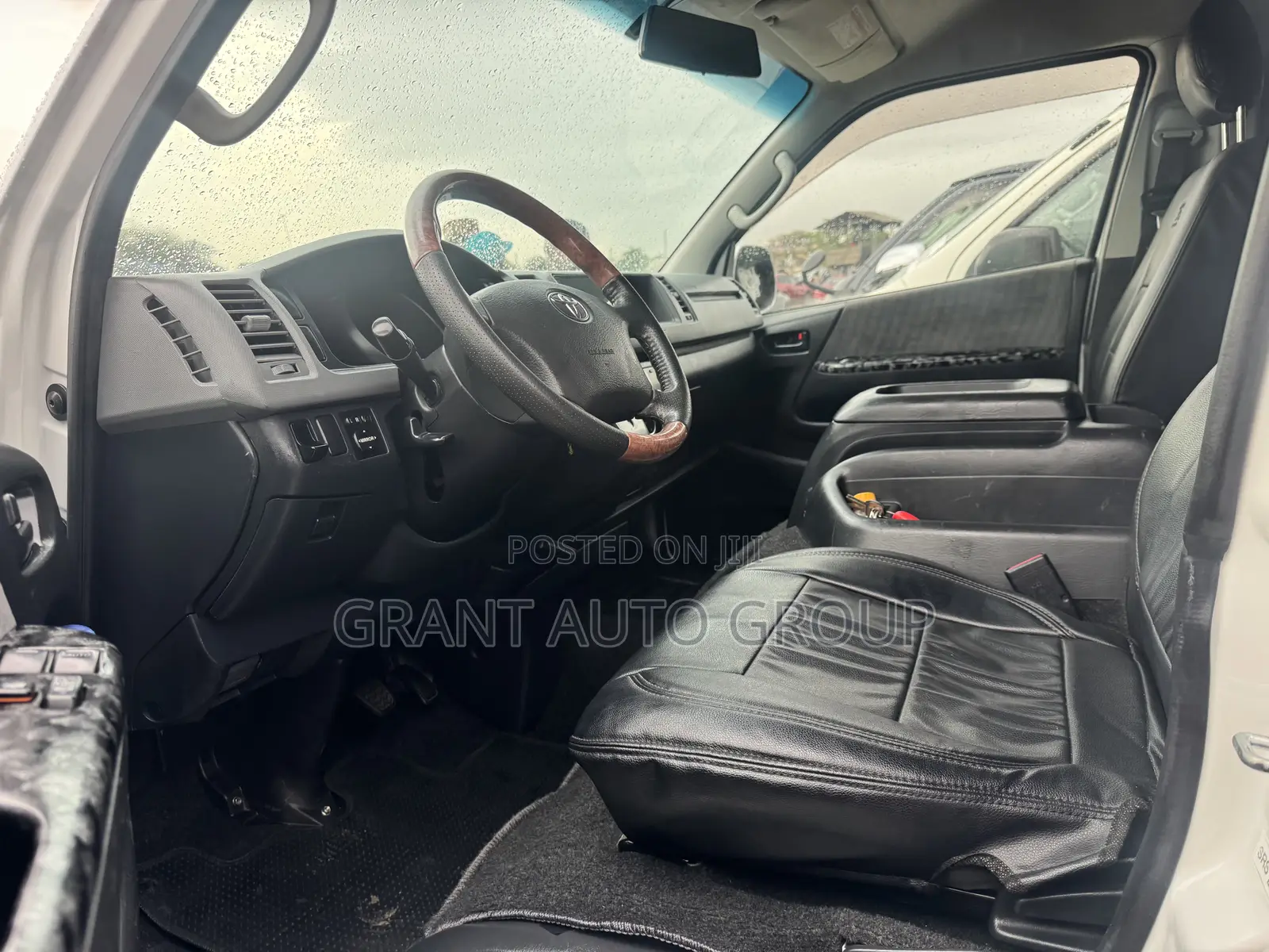 Toyota HiAce 2015 White