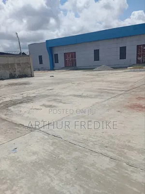 1 Acres of Warehouse With 8 Office Rooms Toilet for Sale