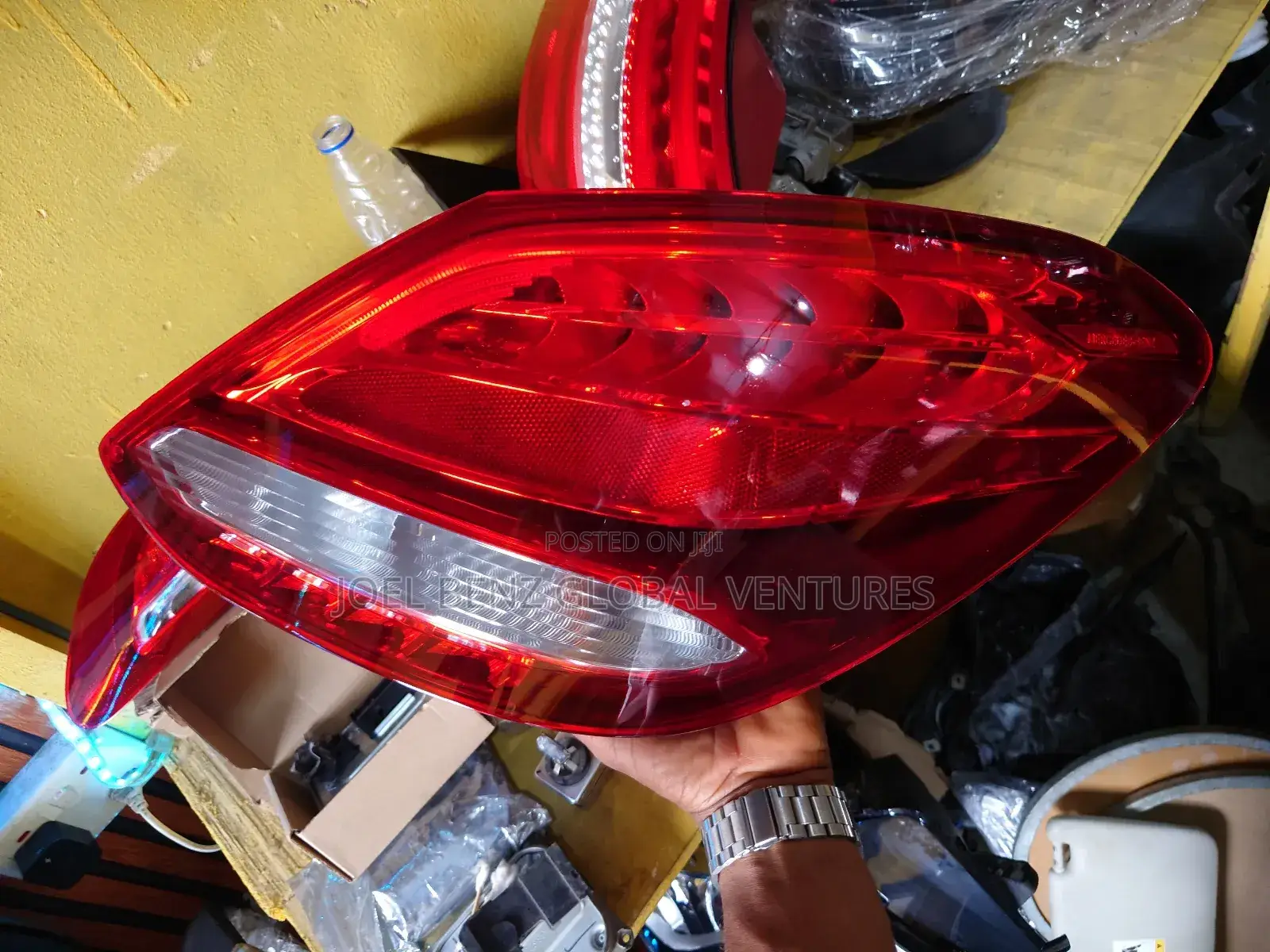 C300 2015 Right Side Back Lights