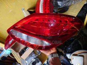 C300 2015 Right Side Back Lights